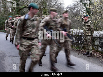 Der Herzog von Sussex bei einem Besuch in 42 Commando Royal Marines an ihrer Basis in Bickleigh. Stockfoto