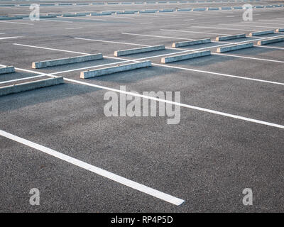 Leeren Parkplatz im Freien Stockfoto