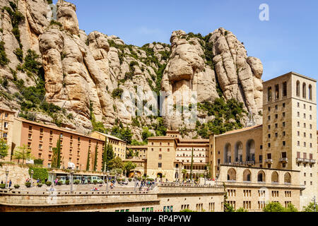 Montserrat, Spanien, 23. April 2017: Kloster von Santa Maria de Montserrat auf dem Berg Montserrat in Katalonien, Spanien Stockfoto