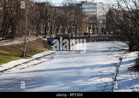 Bastion Hill Park (Bastejkalns) in Zentral Riga, Lettland Stockfoto