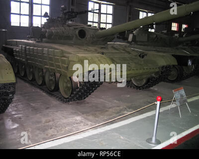 Kubinka, Russland - 12. Juni 2011: Museum für gepanzerte Fahrzeuge unter freiem Himmel und unter Schuppen in Kubinka in der Nähe von Moskau. Stockfoto