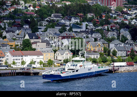 Der ROMSDALFJORD Fjord 1 in Molde. Fjord 1 Wie ist die größte Fähre Unternehmen in Norwegen und ist an der Merkur Markt an der Osloer Börse gelistet. Stockfoto
