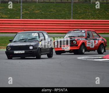 Nick Leston, Volkswagen Golf GTi Mk2, wehrt, Simon Diffey, Ford Escort RS 2000, VSCC, Pomeroy Trophäe, Silverstone, 16. Februar 2019, Autos, compe Stockfoto