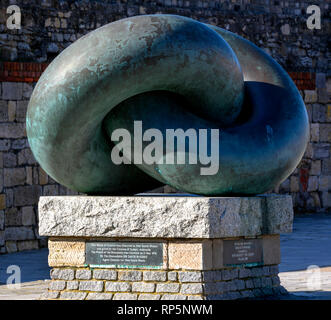 "Die Bande der Freundschaft' Memorial Skulptur, die Broad Street, Portsmouth, Portsmouth, Hampshire, England, Großbritannien Stockfoto