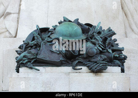 Detail der Gedenkstätte für die Portugiesen, die im Ersten Weltkrieg Gefallenen entworfen von Portugiesische Bildhauer Maximiliano Alves (1931) in der Avenida da Liberdade in Lissabon, Portugal. Stockfoto