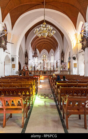 Innenansicht der Kirche San Thome, auch als St. Thomas Kathedrale Basilica in Chennai bekannt. Stockfoto