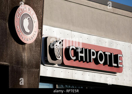 Ein logo Zeichen außerhalb eines Chipotle Restaurant Lage in Fredericksburg, Virginia am 19. Februar 2019. Stockfoto