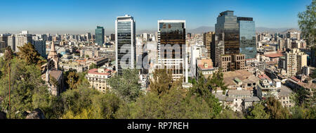 Blick auf die Stadt vom Cerro Santa Lucia, Santiago, Chile Panorama Stockfoto