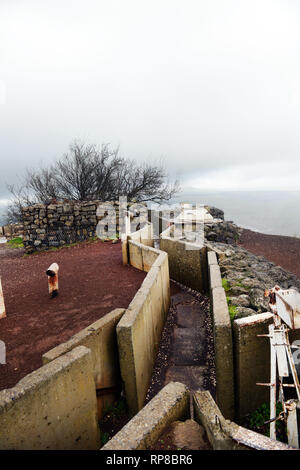 Alter israelischer Bunker auf dem Gipfel des Mount Bental auf den Golanhöhen in Israel. Stockfoto