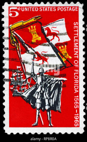 USA - ca. 1965: einen Stempel in den USA gedruckten zeigt spanische Explorer, Royal Flagge Spaniens und Schiffe, Abwicklung von Florida, ca. 1965 Stockfoto