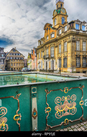 Schwäbisch Hall, Deutschland - 19. Februar 2019: Die Straßen von Schwäbisch Hall, Baden Württemberg ist ein Staat im Südwesten Deutschlands Stockfoto