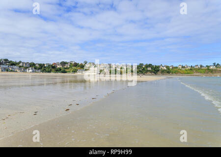 Frankreich, Cotes d'Armor, Cote d'Emeraude, Saint Cast le Guildo, der Strand // Frankreich, Côtes-d'Armor (22), Côte d'Émeraude, Saint-Cast-le-Guildo, la Plage Stockfoto