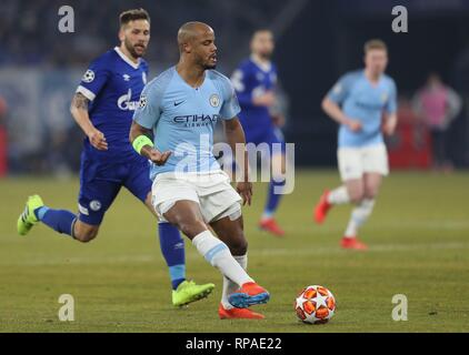 Gelsenkirchen, Deutschland. 21 Feb, 2019. firo: 20.02.2019, Fußball, 2018/2019, CL, CHL, Champions League, Achtelfinale, Hinspiel, FC Schalke 04 - Manchester City, 2:3 Vincent Kompany, Single Action | Verwendung der weltweiten Kredit: dpa/Alamy leben Nachrichten Stockfoto