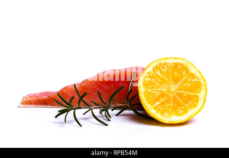 Lachs Fisch Fleisch auf weißem Hintergrund Stockfoto
