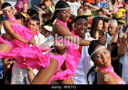 Salsa Tänzer auf dem Salsodromo in der Cali Messe 2010 Stockfoto