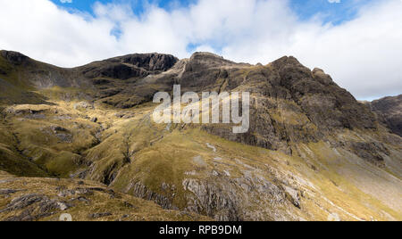 Bla Bheinn, fionna Bottighofen und Bottighofen na Uaigneich in der Black Cuillin Berge auf der Insel Skye, Schottland, Großbritannien Stockfoto