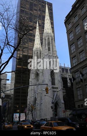 USA. New York City. Die St. Patrick's Cathedral. Architekt: James Renwick Jr. (1818-1895). Midtwon Manhattan. Stockfoto