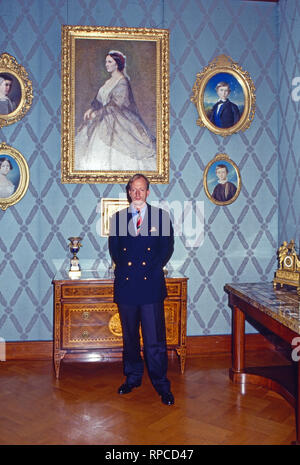 Erbprinz Karl Friedrich von Hohenzollern, im Schloss Sigmaringen - Burg Hohenzollern, Deutschland 1986. Der thronfolger Karl Friedrich, Prinz von Hohenzollern am Schloss Sigmaringen - Burg Hohenzollern, Deutschland 1986. Stockfoto