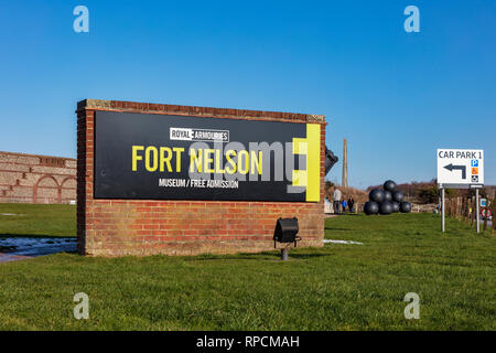 Fort Nelson, hoch über Portsmouth auf Portsdown Hill, einem Palmerston Fort 1859, jetzt die Armouries Museum Sehenswürdigkeit, Portchester, Hampshire, Großbritannien Stockfoto