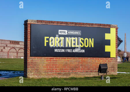 Fort Nelson, hoch über Portsmouth auf Portsdown Hill, einem Palmerston Fort 1859, jetzt die Armouries Museum Sehenswürdigkeit, Portchester, Hampshire, Großbritannien Stockfoto