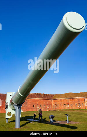 Fort Nelson, hoch über Portsmouth auf Portsdown Hill, einem Palmerston Fort 1859, jetzt die Armouries Museum Sehenswürdigkeit, Portchester, Hampshire, Großbritannien Stockfoto