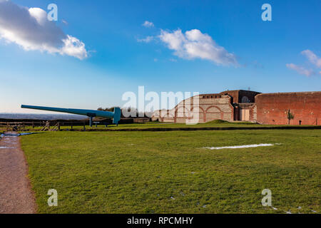 Fort Nelson, hoch über Portsmouth auf Portsdown Hill, einem Palmerston Fort 1859, jetzt die Armouries Museum Sehenswürdigkeit, Portchester, Hampshire, Großbritannien Stockfoto