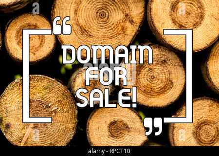 Text Zeichen angezeigt Domain zum Verkauf. Konzeptionelle foto Webseite Webseite kein Holz Hintergrund vintage Holz wild Messa verwendet werden, erworben werden. Stockfoto