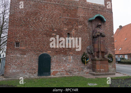 Statue von deutschen Soldaten, zum Gedenken an den Ersten Weltkrieg tot. Norden. Ostfriesland. Niedersachsen. Deutschland. Stockfoto