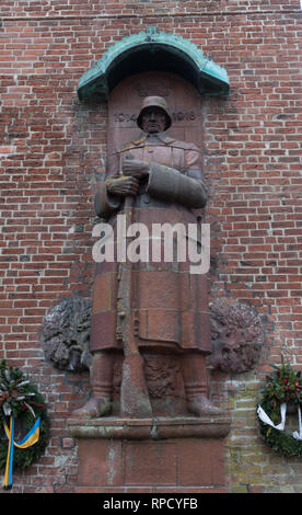 Statue von deutschen Soldaten, zum Gedenken an den Ersten Weltkrieg tot. Norden. Ostfriesland. Niedersachsen. Deutschland. Stockfoto