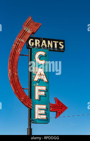 Zuschüsse Cafe Zeichen für ein Restaurant, geschlossen, wie dieses Foto, entlang der historischen Route 66 in Grants, New Mexico, USA [kein Eigentum Freigabe; verfügbare fo Stockfoto