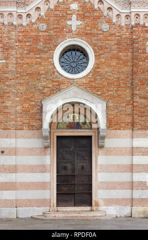 Venedig, Italien - Januar 12, 2019: Fassade der ehemaligen Kapelle San Vio, in Campo San Vio Stockfoto