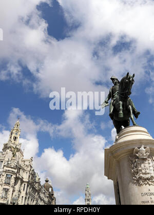 Statue von König Pedro IV. von Portugal, Avenida dos Aliados Porto. Stockfoto