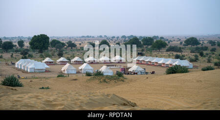 Camping Zelten in der Wüste, Kanoi, Jaisalmer, Rajasthan, Indien Stockfoto