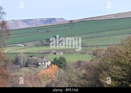 Kinder von Birch Vale Reservoir, in der Nähe von Hayfield, Derbyshire gesehen. Stockfoto