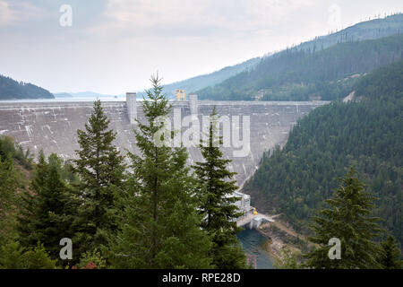 Hungry Horse Damm auf der South Fork des Flathead River in Flathead National Forest, Montana Stockfoto