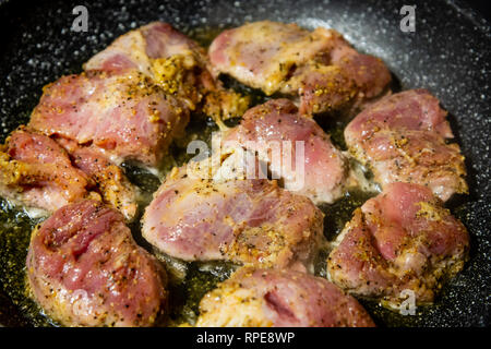 Gebratenes Schweinefleisch ohne Knochen Stockfoto