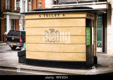 Öffentliche Bequemlichkeit in einer Londoner Straße im Zentrum von London, Großbritannien Stockfoto