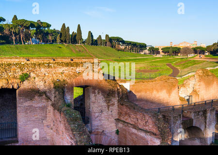 Circus Maximus ist ein antikes römisches Streitwagenrennen Stadion und Masse Veranstaltungsort in Rom, Italien. Stockfoto