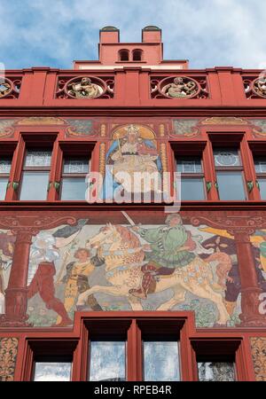 Fresken im Innenhof des Basler Rathauses, Schweiz Stockfoto