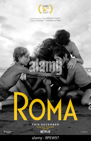 Roma (2018) unter der Regie von Alfonso Cuarón mit Yalitza Aparicio, Marina de Tavira und Diego Cortina Autrey. Hochgelobter Film über das persönliche Leben eines mexikanischen Hausdieners. Stockfoto