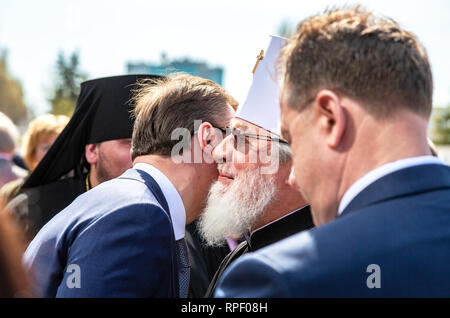 Samara, Russland - 6. Mai 2018: Metropolit von Samara und Togliatti Sergius und Gouverneur der Region Samara Dmitri Asarow Stockfoto