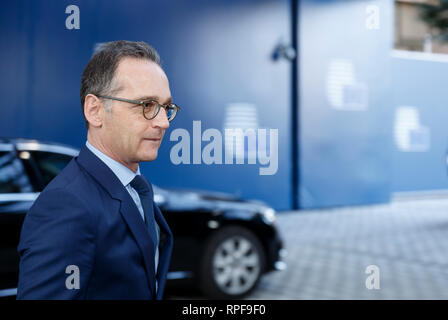 18. Februar 2019, Belgien, Brüssel: 18.02.2019, Belgien, Brüssel: deutsche Außenminister Josef Heiko Maas im Gespräch mit Medien wie er kommt für einen Rat für Auswärtige Angelegenheiten im Europa der EU-Zentrale in Brüssel am 18. Februar 2019 Die Außenminister erwartet werden internationale Themen wie die Situation in der Demokratischen Republik Kongo, Syrien, Venezuela und das Horn von Afrika zu diskutieren. - Keine LEITUNG SERVICE Foto: Thierry Monasse/dpa Stockfoto