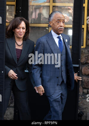 New York, USA. 21 Feb, 2019. New York, NY - 21. Februar 2019: US-Senator Kamala Harris Mittagessen besucht mit Reverend Al Sharpton in Sylvia's Restaurant Credit: Lev radin/Alamy leben Nachrichten Stockfoto