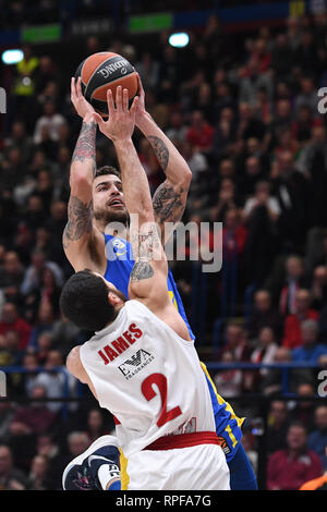 Foto Claudio Grassi/LaPresse 21 Febbraio 2019 Assago (MI) Italia sport Warenkorb AX Armani Exchange Olimpia Milano FOX Maccabi Tel Aviv - Turkish Airlines Eurolega 2018/2019 - Mediolanum Forum vs. Nella Foto: Scottie Wilbekin (#1 Maccabi Tel Aviv FOX) Al tiro Foto Claudio Grassi/LaPresse Februar 21, 2019 Assago (MI) Italien sport Warenkorb AX Armani Exchange Olimpia Mailand FOX Maccabi Tel Aviv - Turkish Airlines EuroLeague 2018/2019 - Mediolanum Forum. Im Bild: Scottie Wilbekin (#1 Maccabi Tel Aviv) shooting FOX vs. Stockfoto