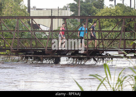 PR - Curitiba - 02/27/2019 - starker Regen in Curitiba - Starker Regen überläuft die Bel m Fluss in Curitiba Störungen in der Region. Foto: Gabriel Machado/AGIF Stockfoto