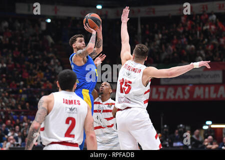 Foto Claudio Grassi/LaPresse 21 Febbraio 2019 Assago (MI) Italia sport Warenkorb AX Armani Exchange Olimpia Milano FOX Maccabi Tel Aviv - Turkish Airlines Eurolega 2018/2019 - Mediolanum Forum vs. Nella Foto: Scottie Wilbekin (#1 Maccabi Tel Aviv FOX) Al tiro Foto Claudio Grassi/LaPresse Februar 21, 2019 Assago (MI) Italien sport Warenkorb AX Armani Exchange Olimpia Mailand FOX Maccabi Tel Aviv - Turkish Airlines EuroLeague 2018/2019 - Mediolanum Forum. Im Bild: Scottie Wilbekin (#1 Maccabi Tel Aviv) shooting FOX vs. Stockfoto