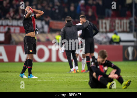 Leverkusen, Deutschland. 21 Feb, 2019. Fußball: Europa League, Bayer Leverkusen - FK Krasnodar, die K.o.-Runde, Zwischenrunde, 2 Beine. Der Leverkusener Jonathan Tah reagiert nach dem Spiel. Credit: Marius Becker/dpa/Alamy leben Nachrichten Stockfoto