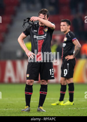 Leverkusen, Deutschland. 21 Feb, 2019. Fußball: Europa League, Bayer Leverkusen - FK Krasnodar, die K.o.-Runde, Zwischenrunde, 2 Beine. Der Leverkusener Julian Baumgartlinger reagiert nach dem Spiel. Credit: Marius Becker/dpa/Alamy leben Nachrichten Stockfoto