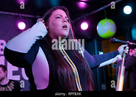 London, Großbritannien. 21 Feb, 2019. Sängerin Anastasia Wanderer von Bang Bang Romeo führt auf der Bühne das Schwarze Herz in London während der "bösen Seelen' Headline Tour. Quelle: Georgia Taylor/Alamy leben Nachrichten Stockfoto