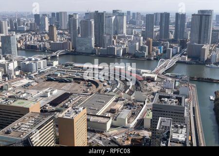 Ansicht von oben von Tokyo's Großhandel Tsukiji Fischmarkt unter Abbruch, am 21. Februar 2019, Tokio, Japan. Tokios legendären Fischmarkt wird eine internationale Konferenz zu werden nach 80 Jahren Handel mit Fisch und Meeresfrüchten. Es war eines der beliebtesten Reiseziele der japanischen Hauptstadt für internationale Touristen. Credit: Rodrigo Reyes Marin/LBA/Alamy leben Nachrichten Stockfoto